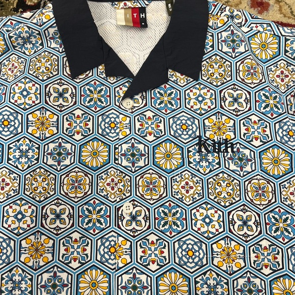 Kith button up. - Picture 3 of 4